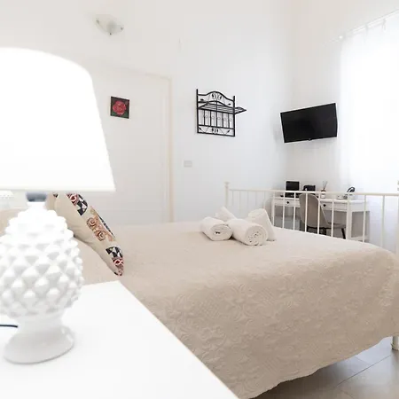Casanova Rooms And Apartment To Rent Cefalu Exterior photo