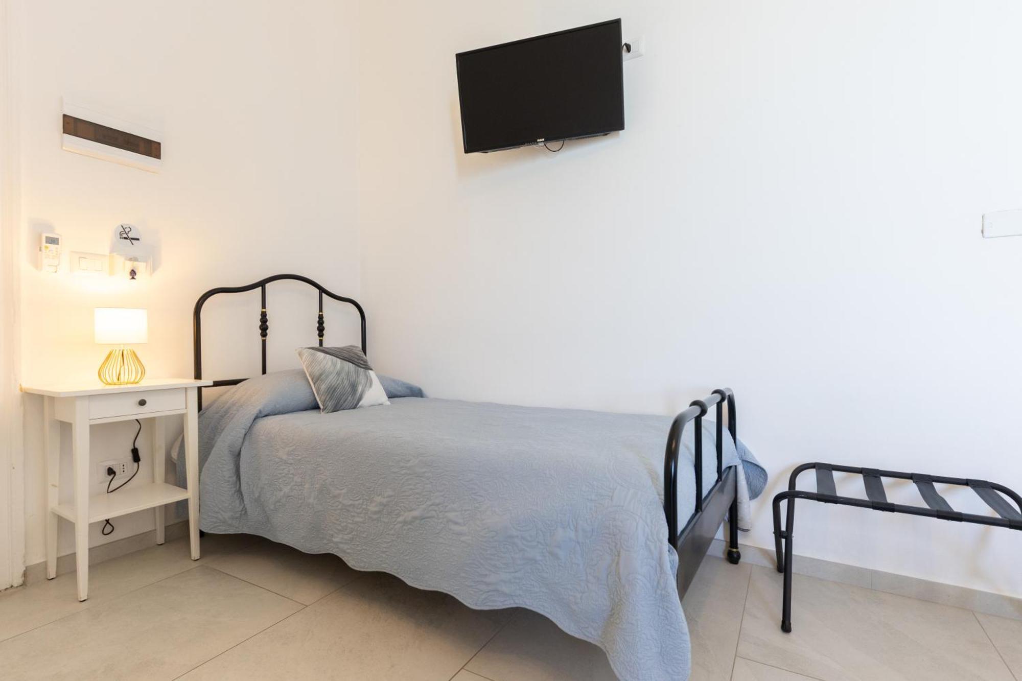 Casanova And To Rent Guest house Cefalu