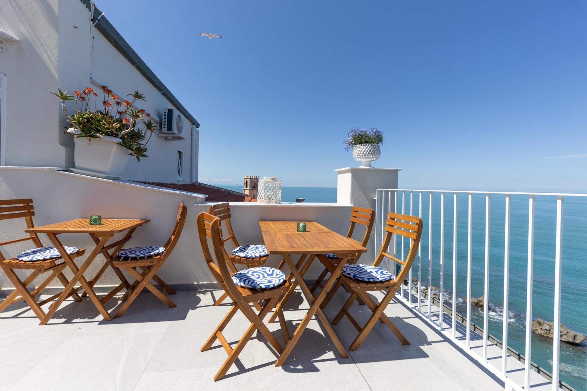 Guest house Casanova And To Rent